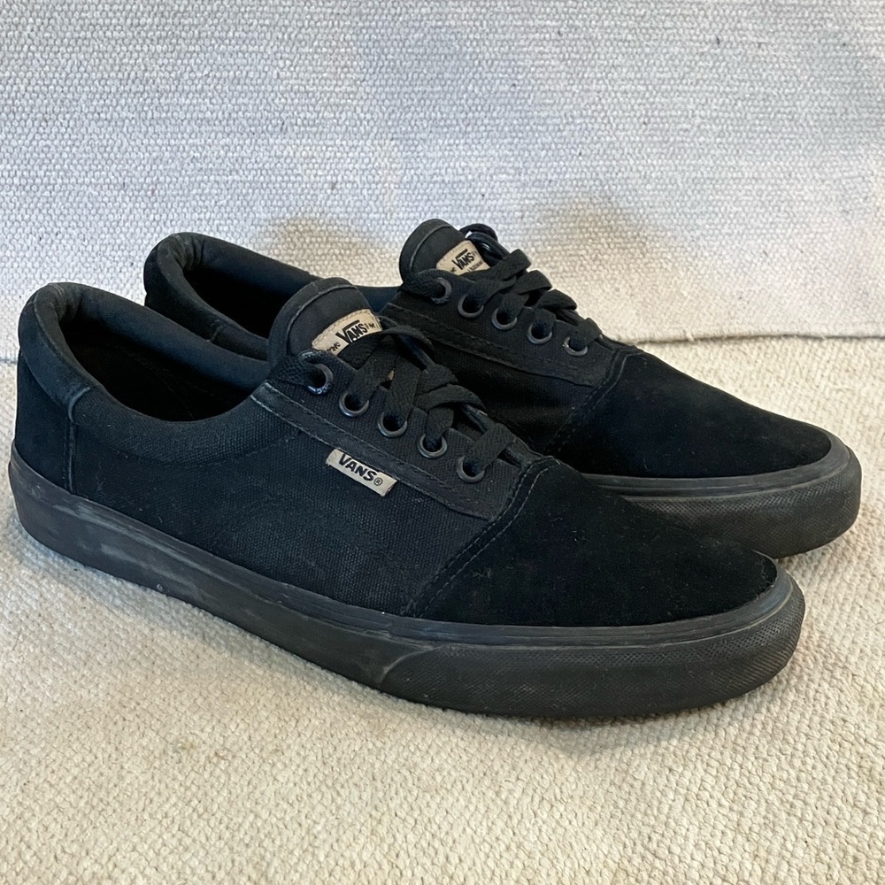 Vans Men's size 10 black canvas / leather running shoes / sneakers